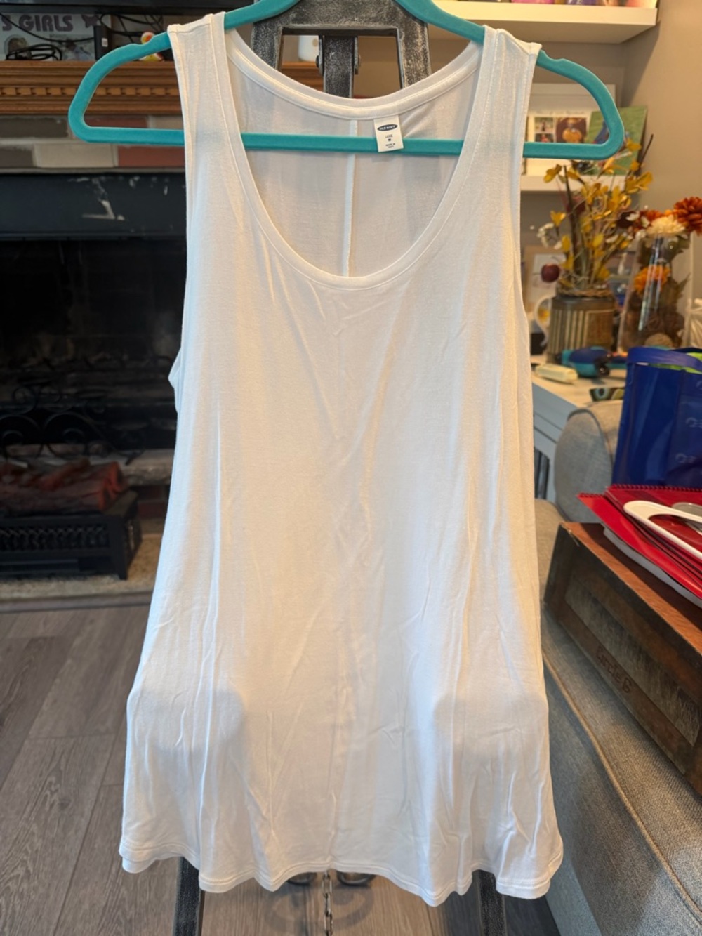 Old Navy White Scoop Neck Tank Top